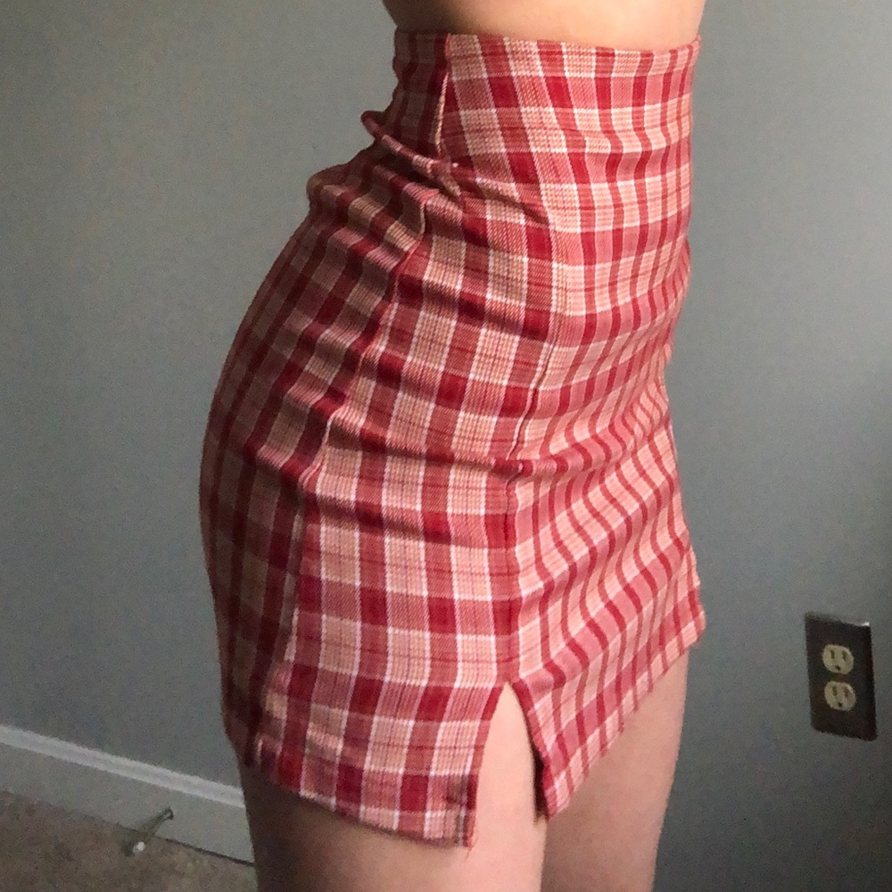 brandy melville mini skirt